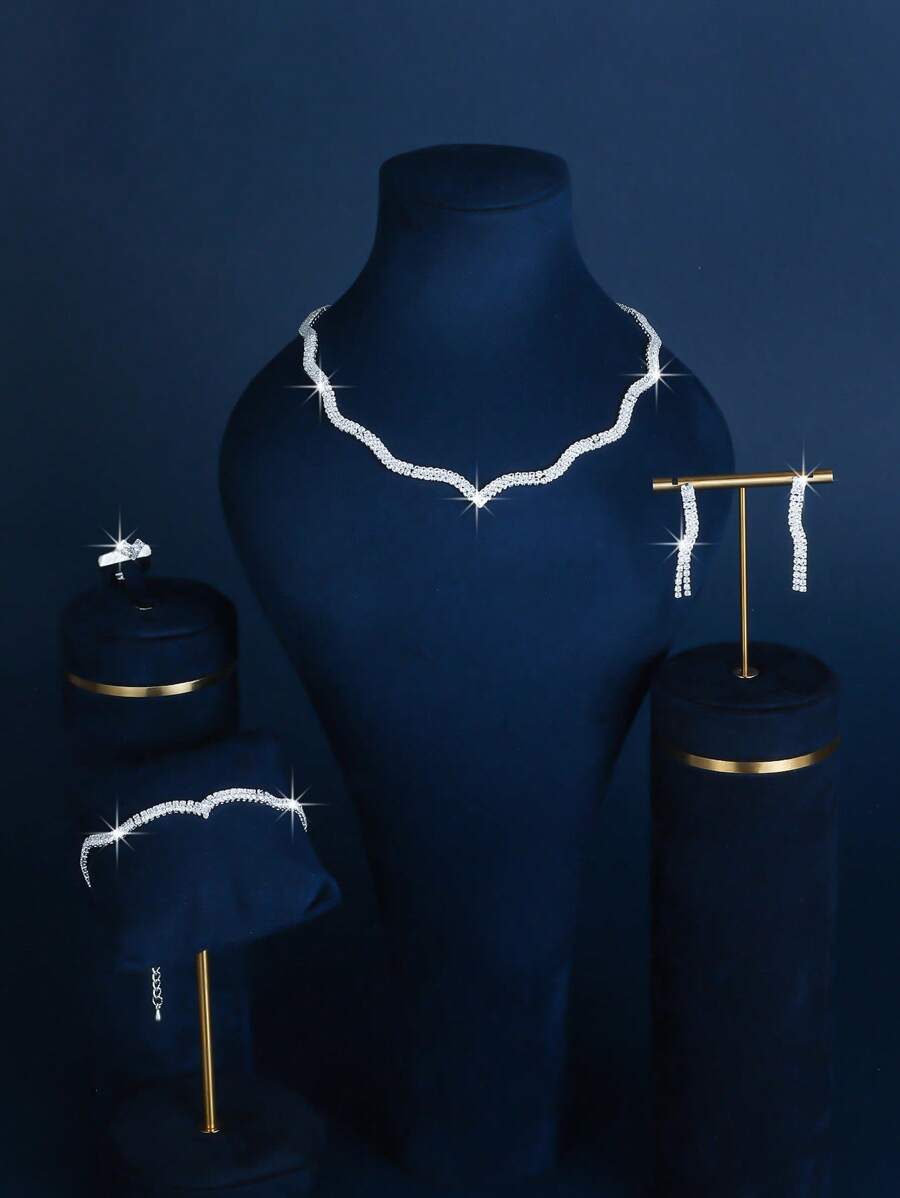 SHEIN طقم مجوهرات مطلي بالفضة والماس