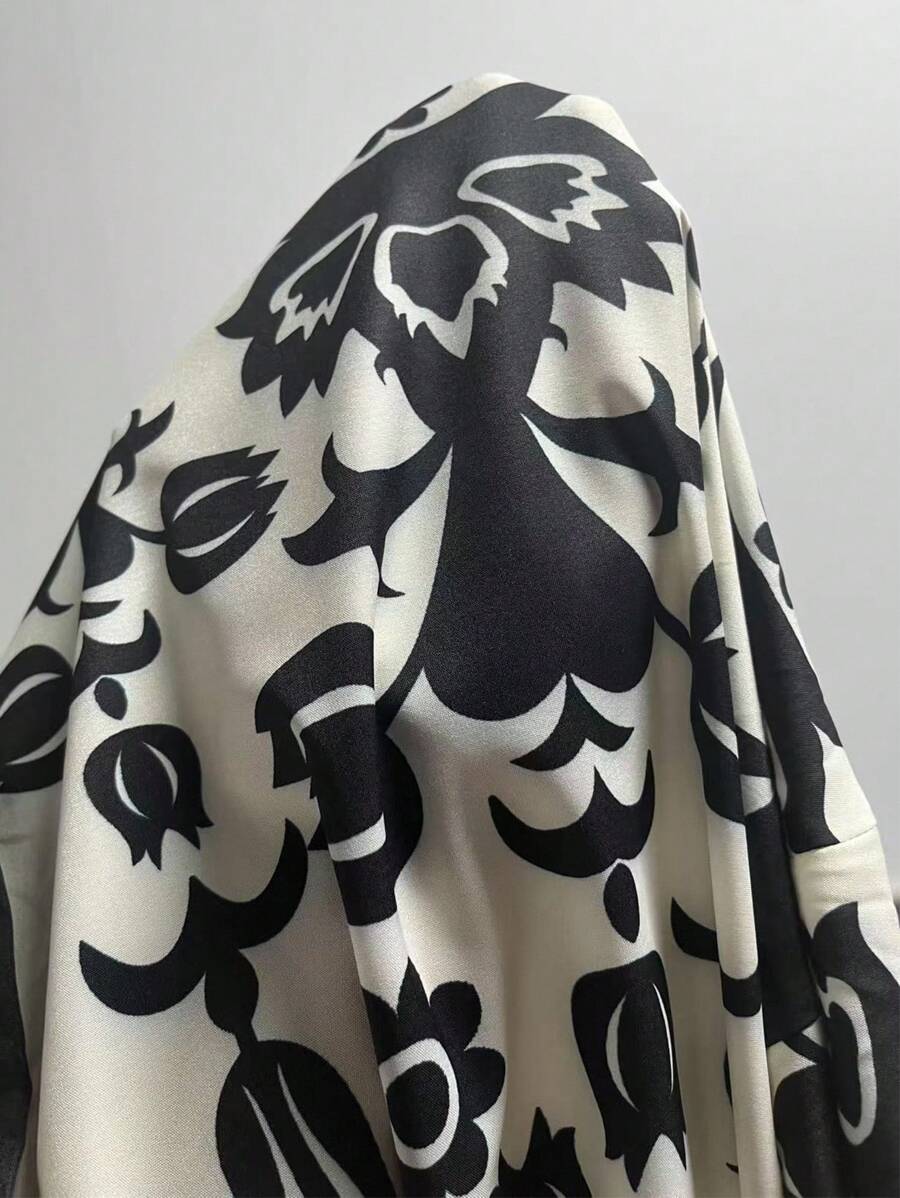 SHEIN Elenzga فستان صيفي مطبوع بتصميم نحيف