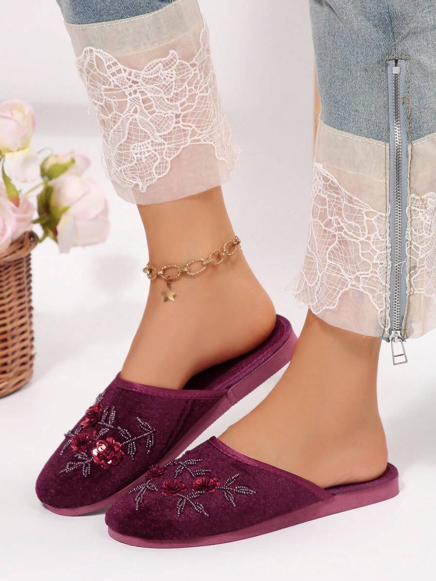 SHEIN شبشب نسائي احمر بزخارف زهرية عتيقة مريح