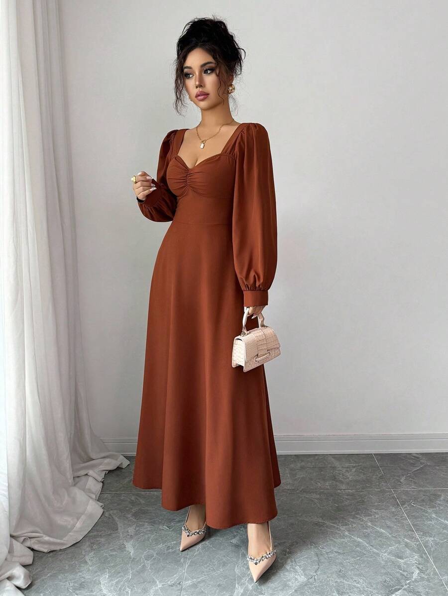 SHEIN Elenzga فستان ماكسي بني بياقة مربعة وأكمام منتفخة
