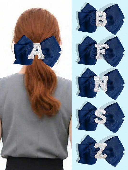 SHEIN  E حلقة شعر مزينة باللؤلؤ بحرف