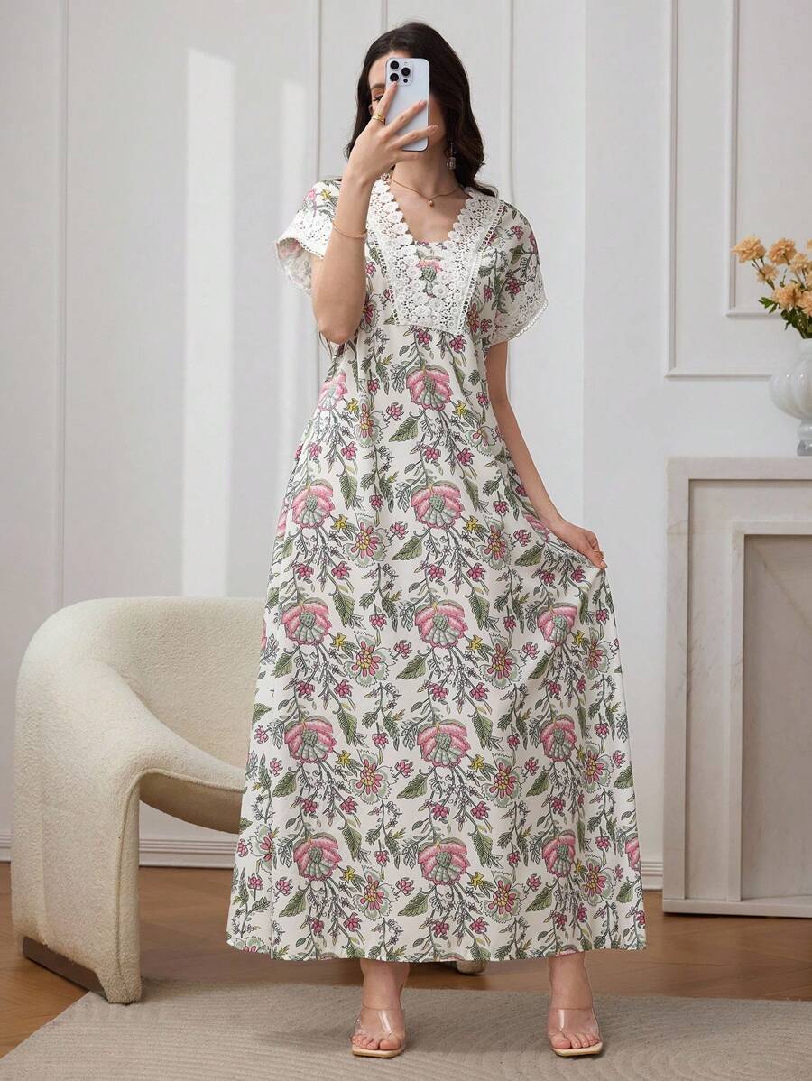 SHEIN Lacomfia فستان قصير الأكمام مزين بطبعات زهرية وشريط شبكي