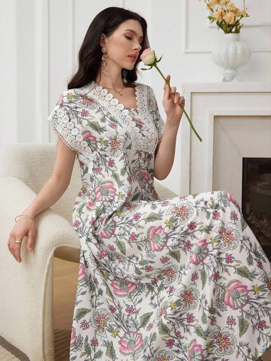 SHEIN Lacomfia فستان قصير الأكمام مزين بطبعات زهرية وشريط شبكي
