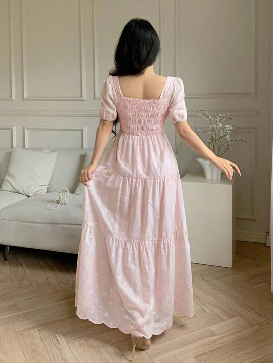 SHEIN Modelyn فستان وردي مطرز بأكمام منفوخة وفتحات وياقة مربعة