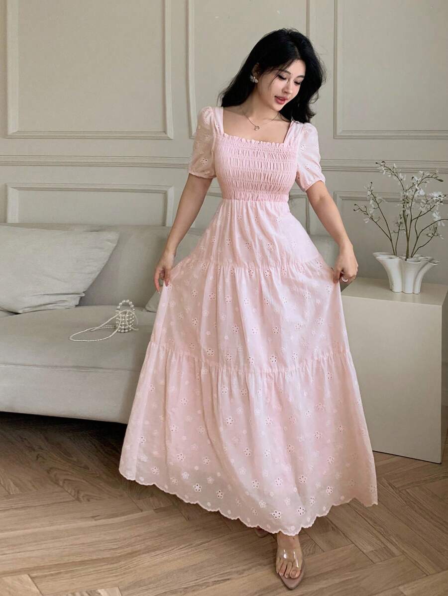 SHEIN Modelyn فستان وردي مطرز بأكمام منفوخة وفتحات وياقة مربعة