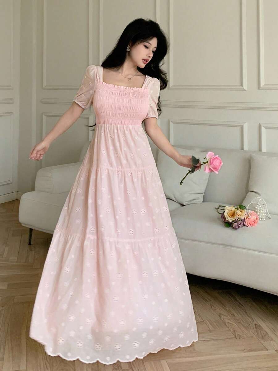 SHEIN Modelyn فستان وردي مطرز بأكمام منفوخة وفتحات وياقة مربعة