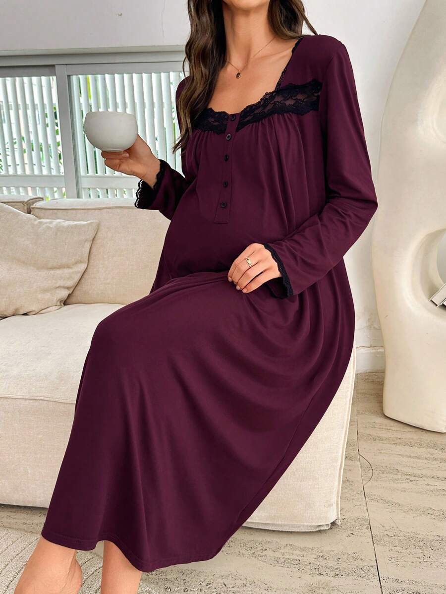 SHEIN Moonlight & Mama فستان نوم للحوامل بتصميم رقعي دانتيل بياقة قلب