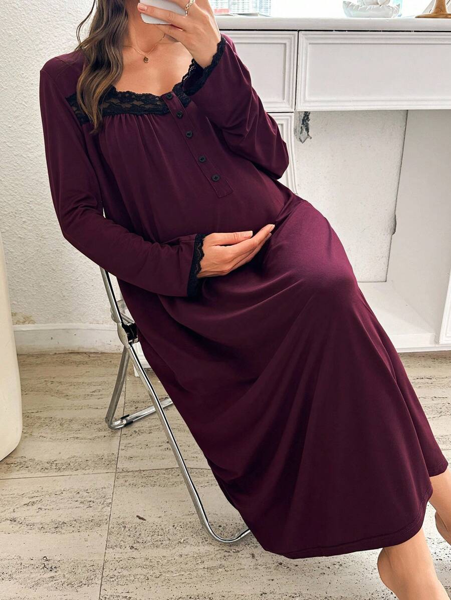 SHEIN Moonlight & Mama فستان نوم للحوامل بتصميم رقعي دانتيل بياقة قلب