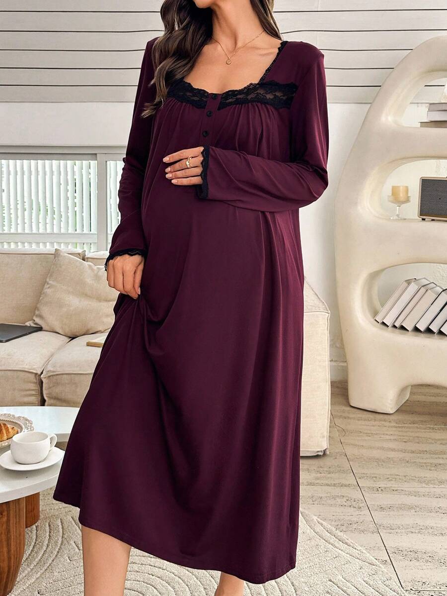 SHEIN Moonlight & Mama فستان نوم للحوامل بتصميم رقعي دانتيل بياقة قلب