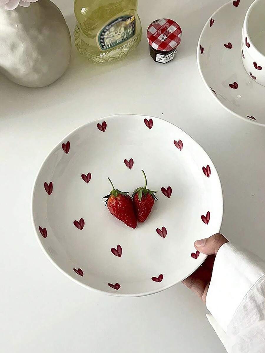 SHEIN صحن سيراميك بشكل قلب أحمر