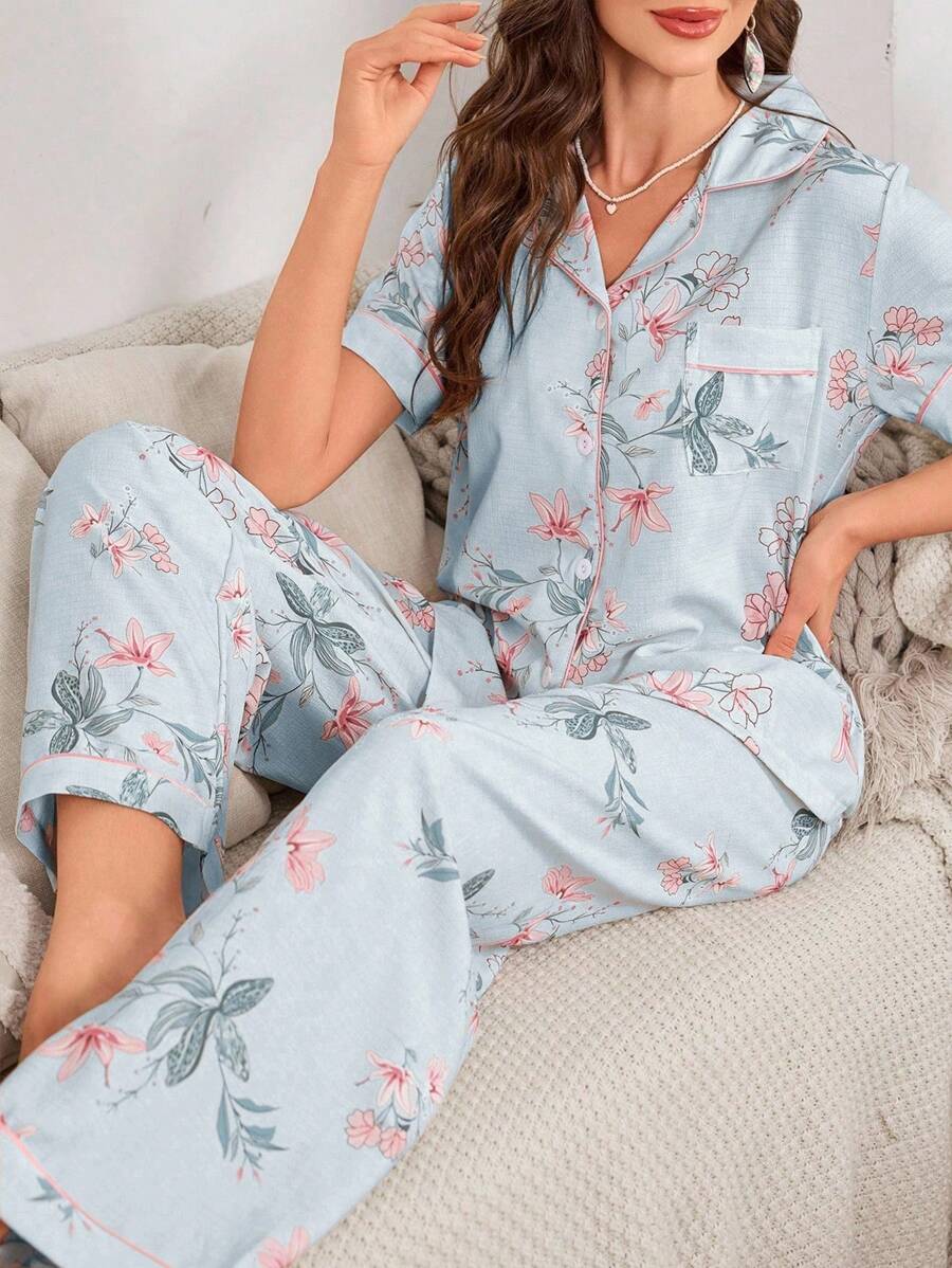 SHEIN Serenescape بيجامة بكم قصير بطبعة زهور مكرمشة وبنطلون طويل