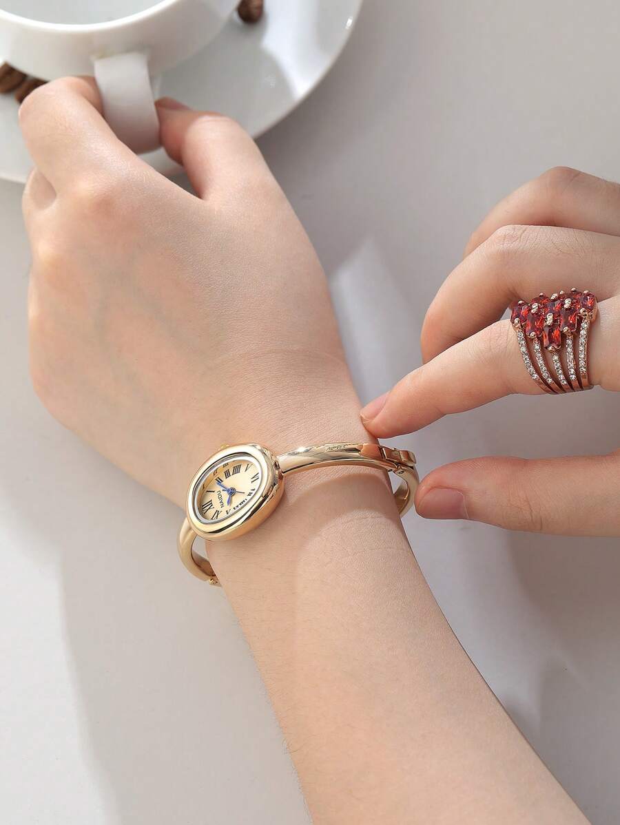 SHEIN ساعة نسائية ذهبية كوارتز بطراز عتيق