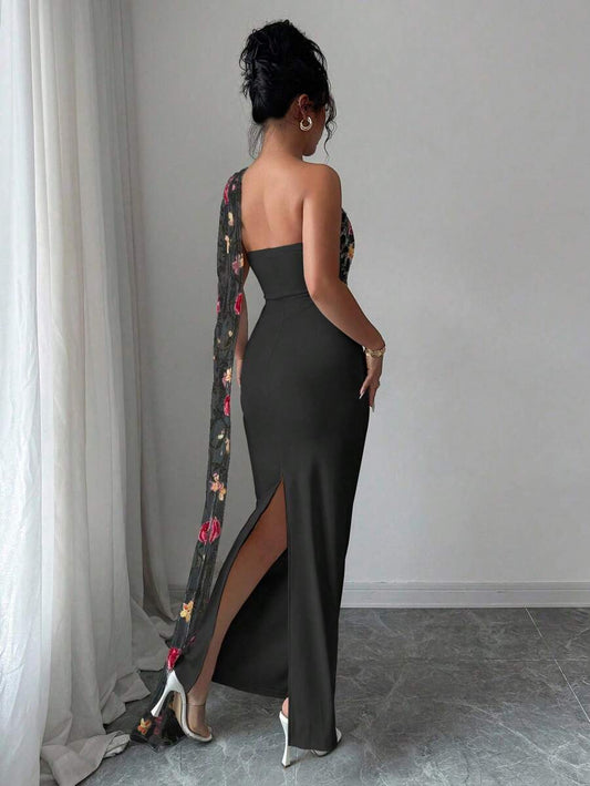SHEIN Elenzga فستان اسود مزين بالتطريز الزهري