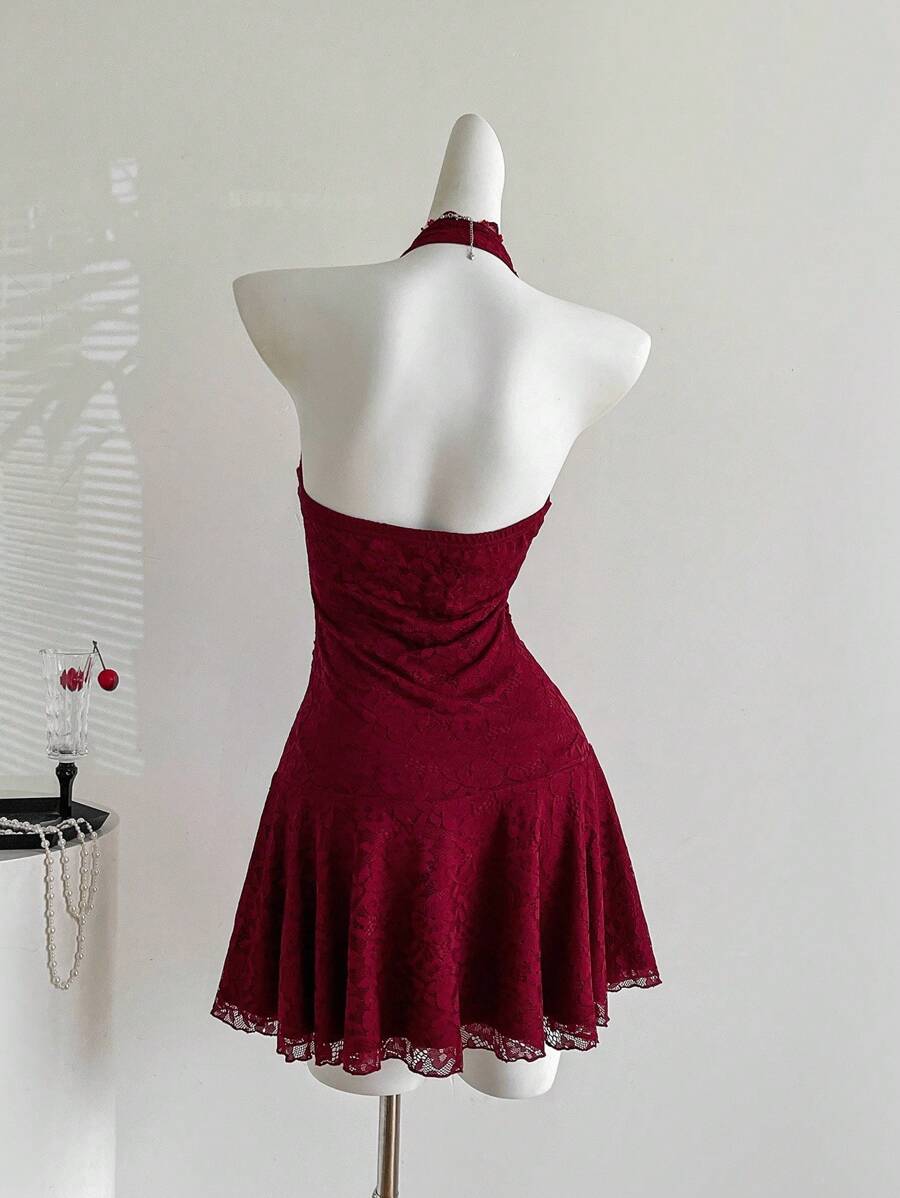 SHEIN Sweetro فستان أنيق بحمالة حلقية وتطريز دانتيل بلون أحمر كرزي