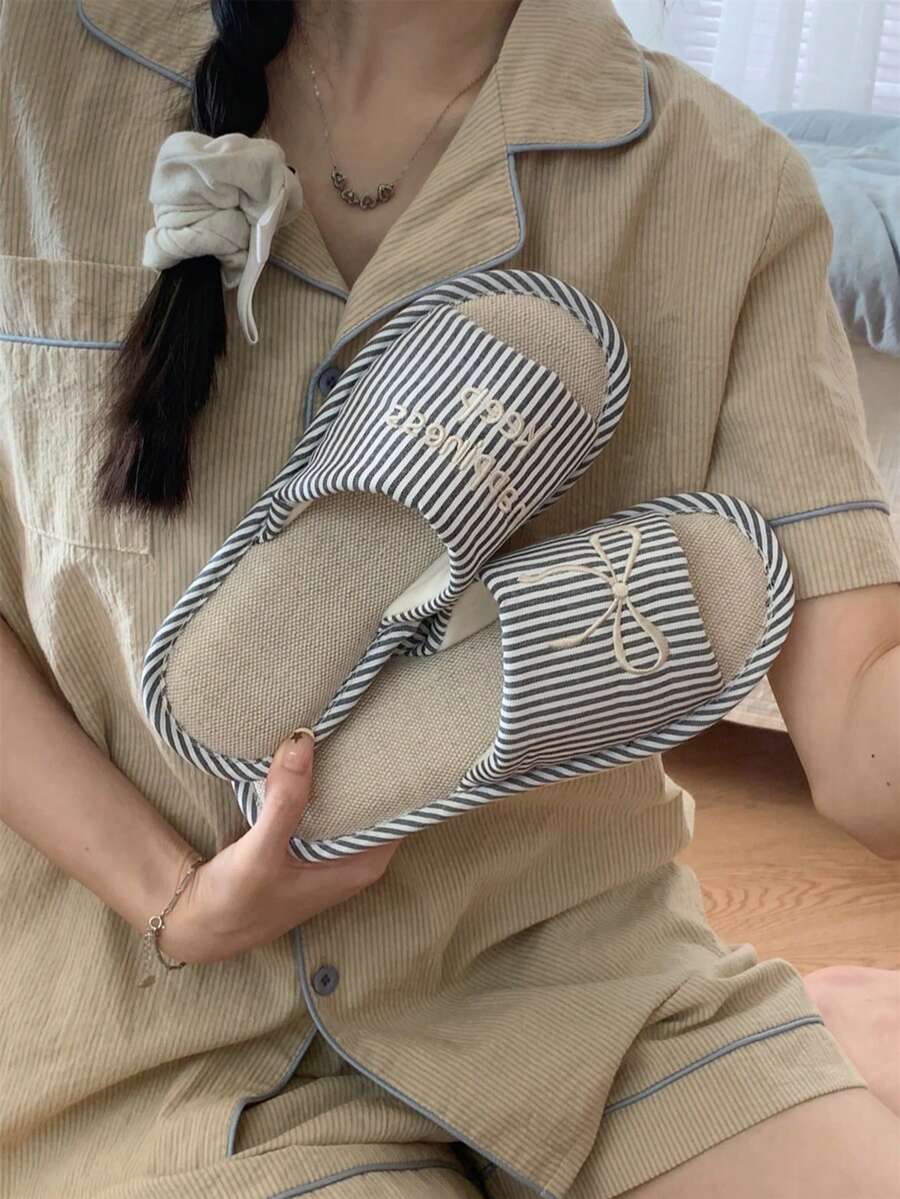 SHEIN XIXITIAO شبشب نسائي مريح بطبعة مخططة وفيونكة