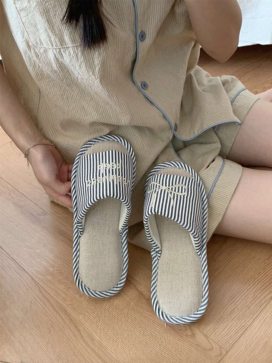 SHEIN XIXITIAO شبشب نسائي مريح بطبعة مخططة وفيونكة