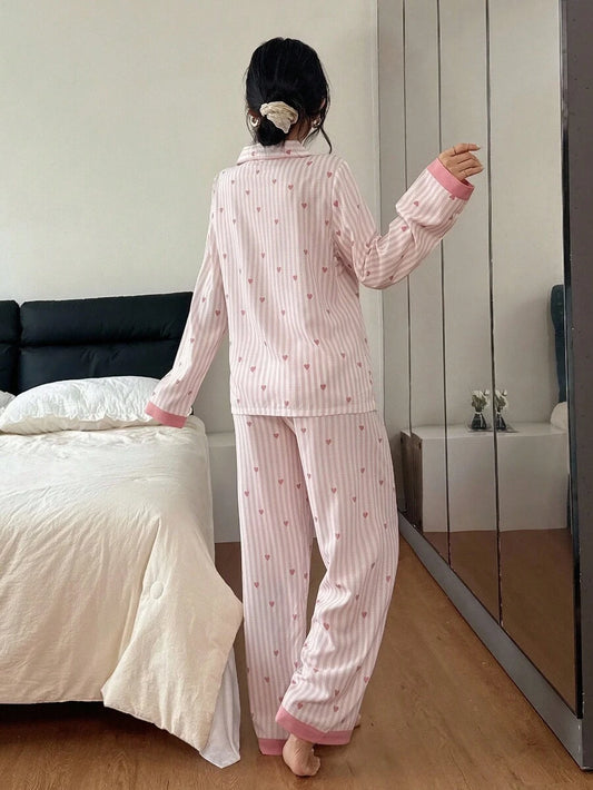 SHEIN Dream Adore طقم بيجامة بنطلون وبلوزة بطباعة قلب وأزرار وردية