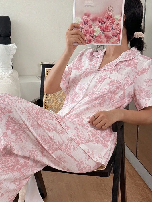 SHEIN بيجامة قصيرة الأكمام مطبوعة بياقة مفتوحة