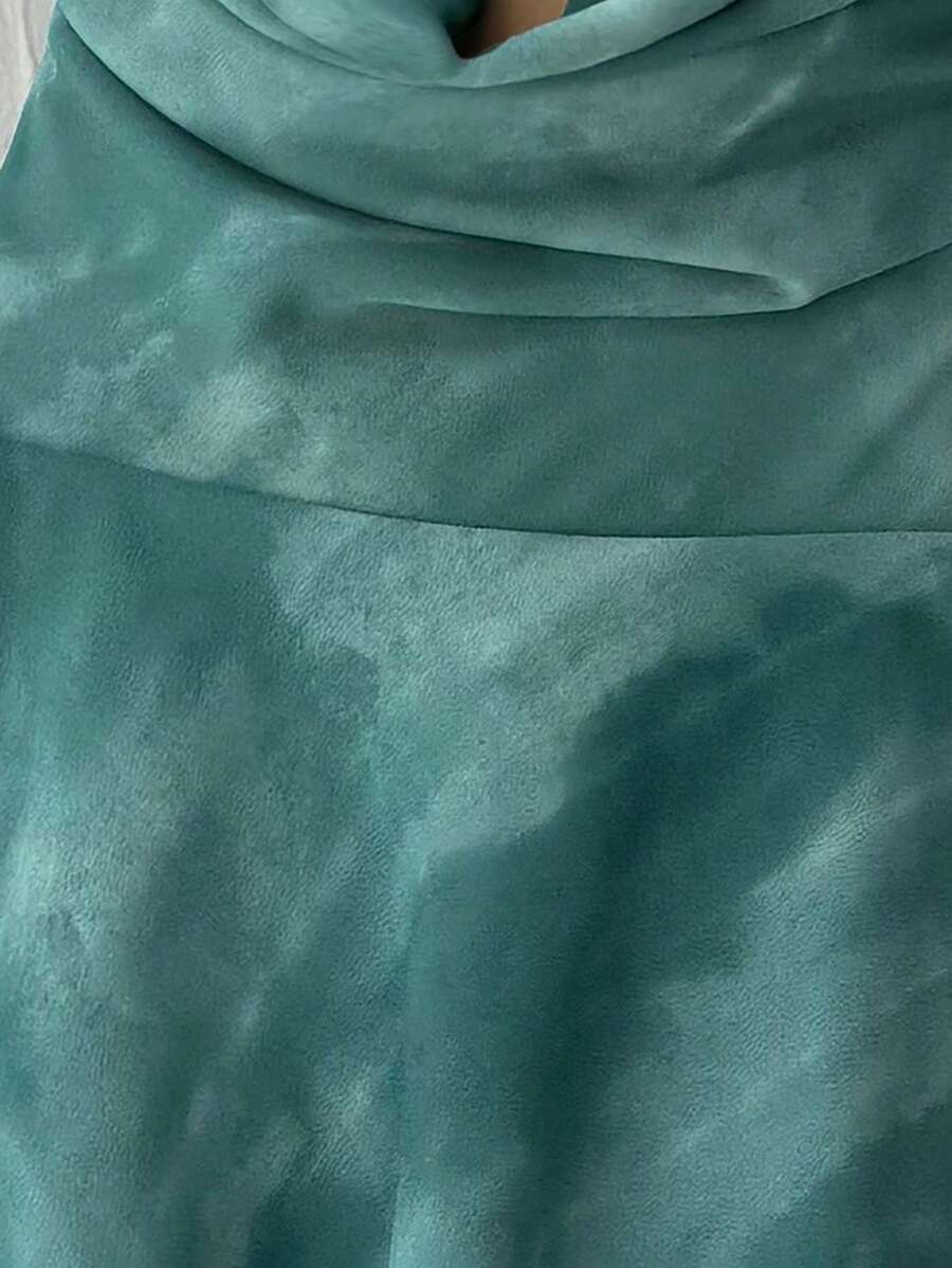 SHEIN Aloruh فستان بلون أخضر فاتح بياقة منسدلة وظهر مكشوف