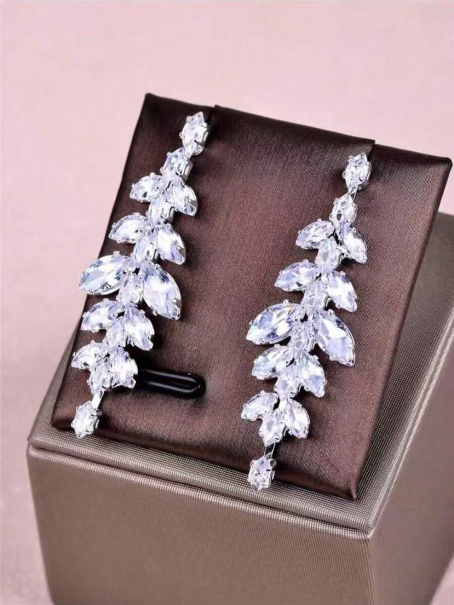 SHEIN مجموعة مجوهرات من الزركونيا البلورية قلادة وأقراط