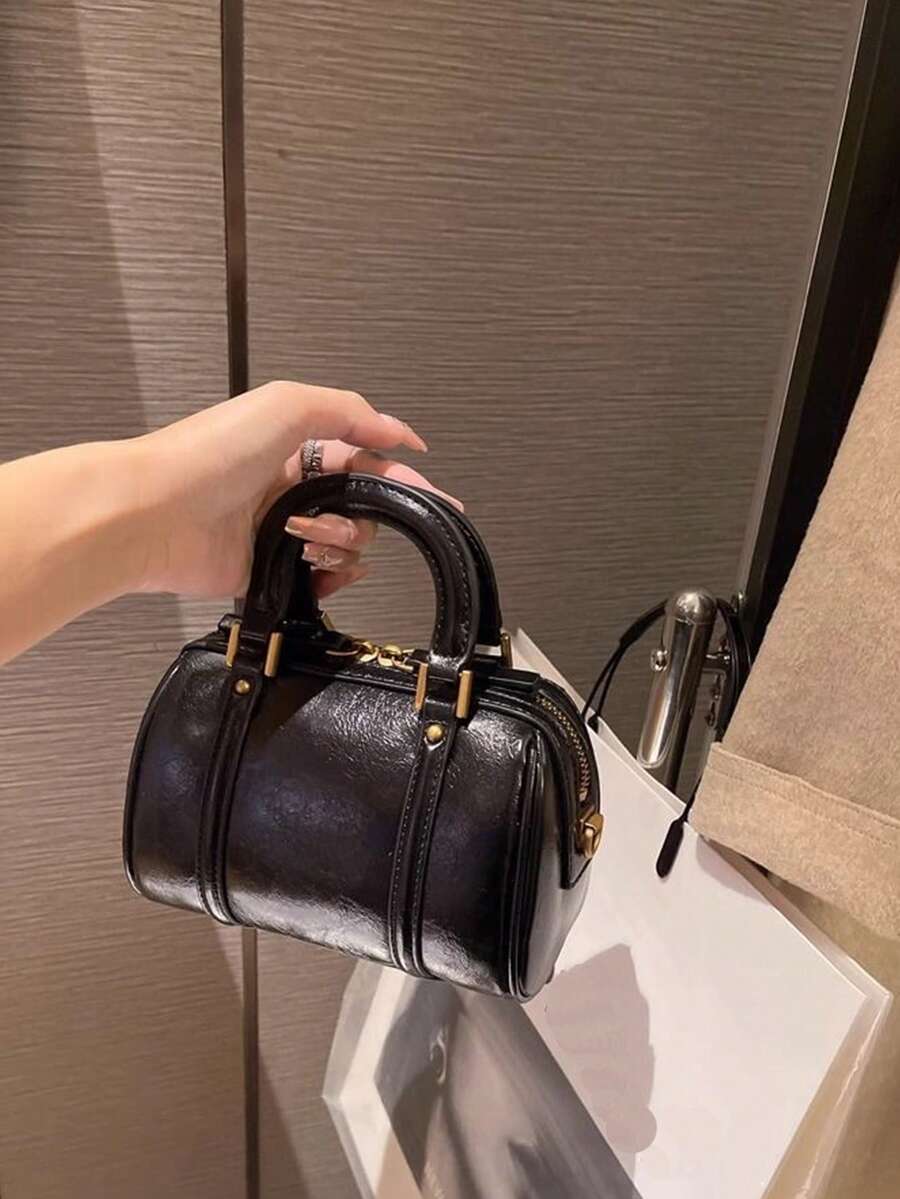 SHEIN حقيبة يد جلدية ناعمة بتصميم فريد وحزام للكتف