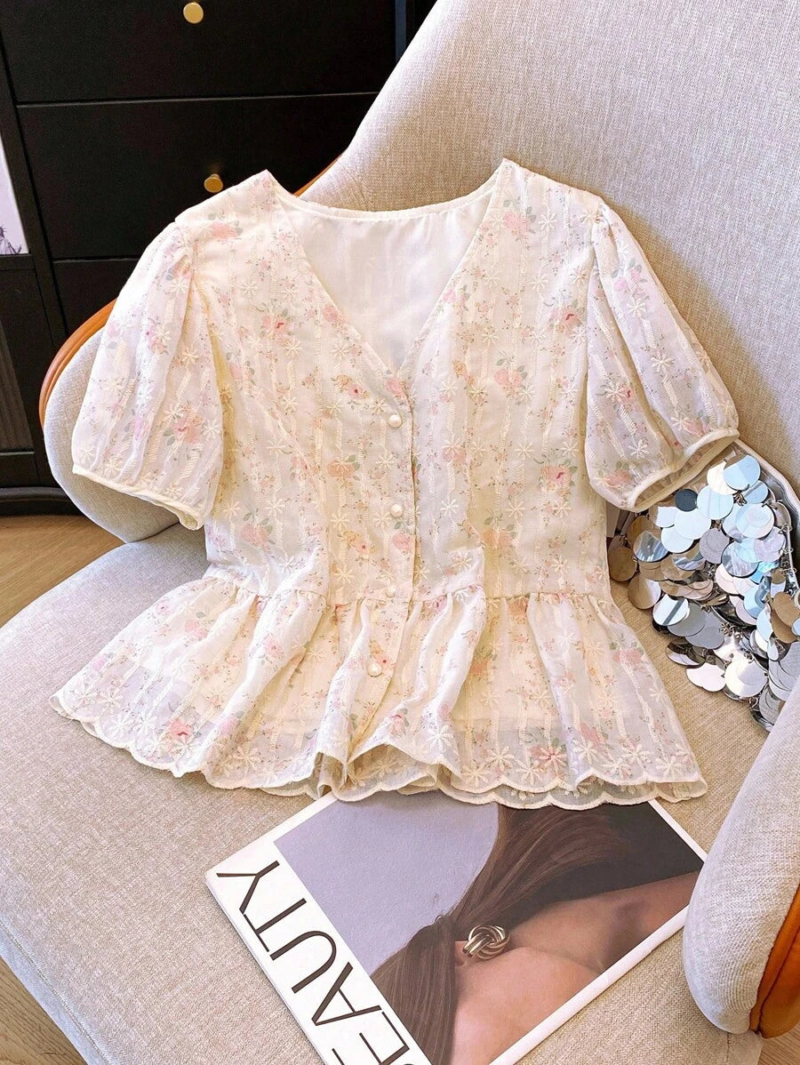 SHEIN Franclia قميص مطرز بأكمام قصيرة بتصميم فرنسي أنيق