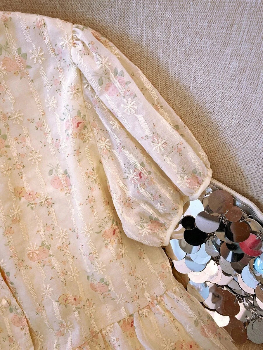 SHEIN Franclia قميص مطرز بأكمام قصيرة بتصميم فرنسي أنيق