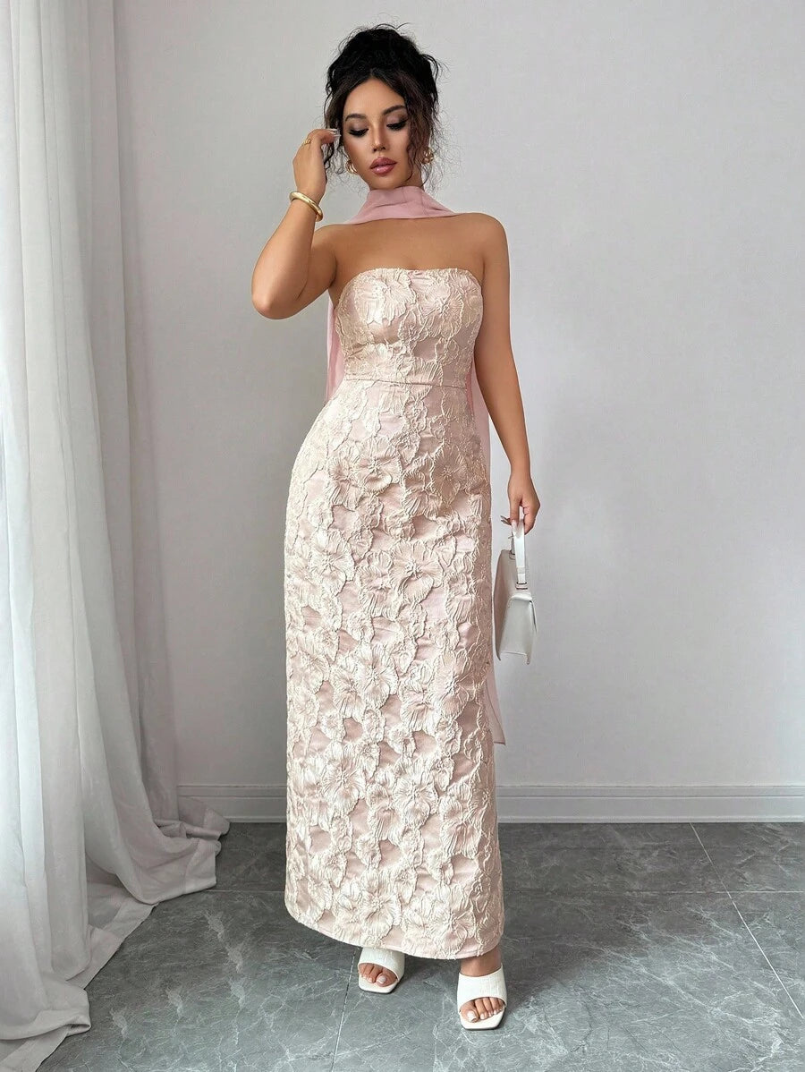 SHEIN Elenzga فستان جاكار وردي وذهبي بدون أكتاف وخصر مشدود