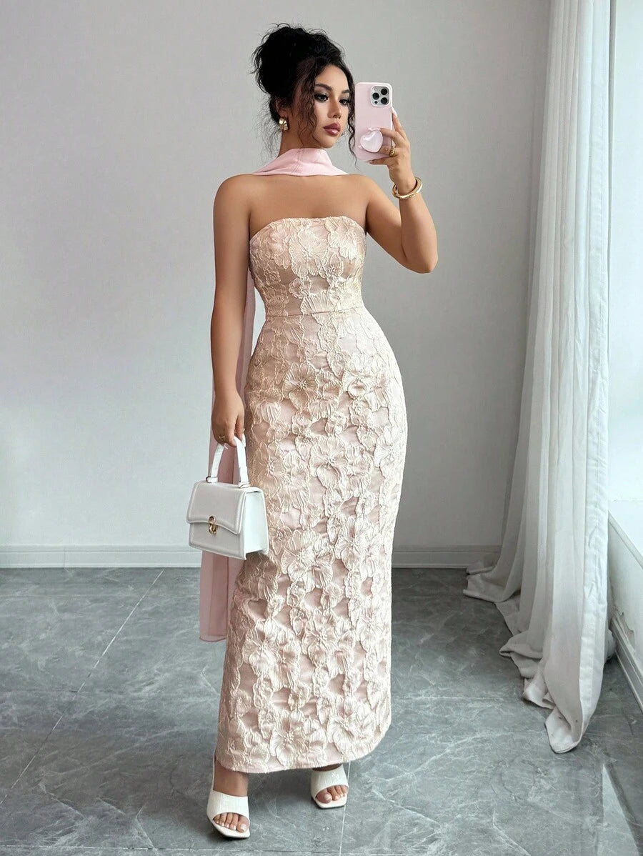 SHEIN Elenzga فستان جاكار وردي وذهبي بدون أكتاف وخصر مشدود