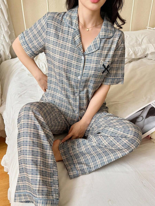 SHEIN بيجامة نسائية قطعتين بنقشة مربعات بأكمام قصيرة وياقة بأزرار
