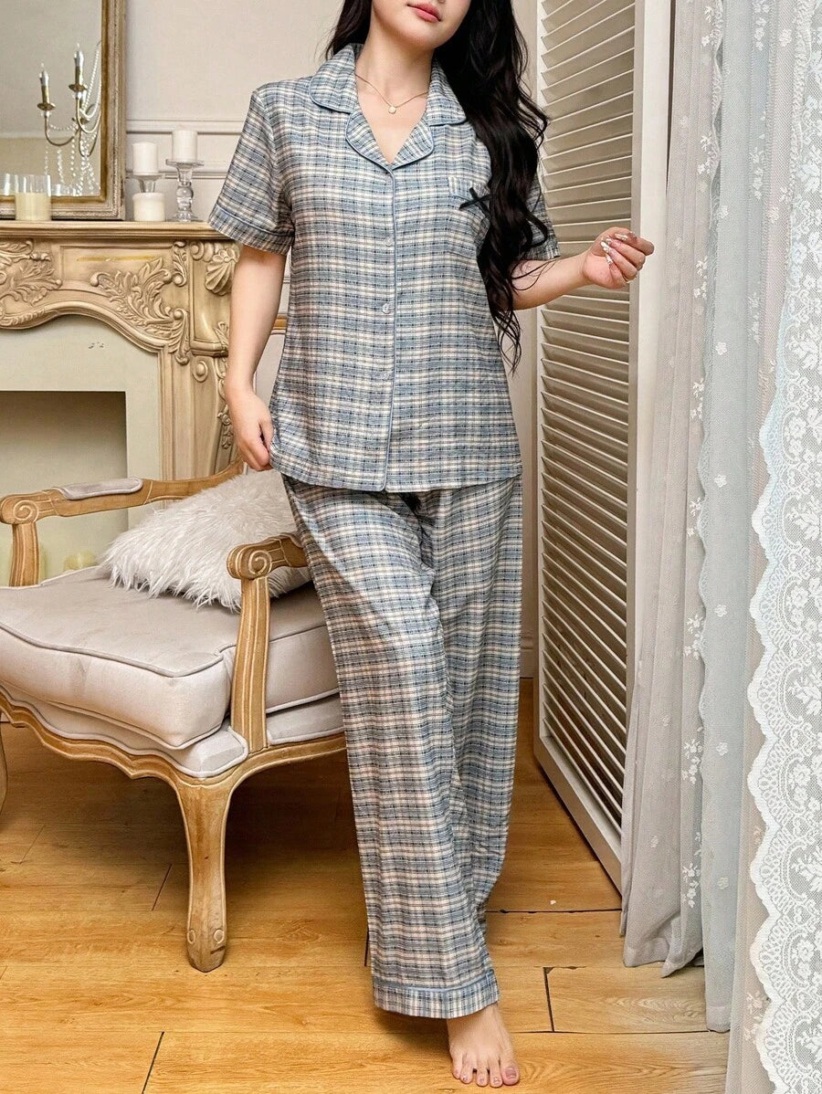 SHEIN بيجامة نسائية قطعتين بنقشة مربعات بأكمام قصيرة وياقة بأزرار