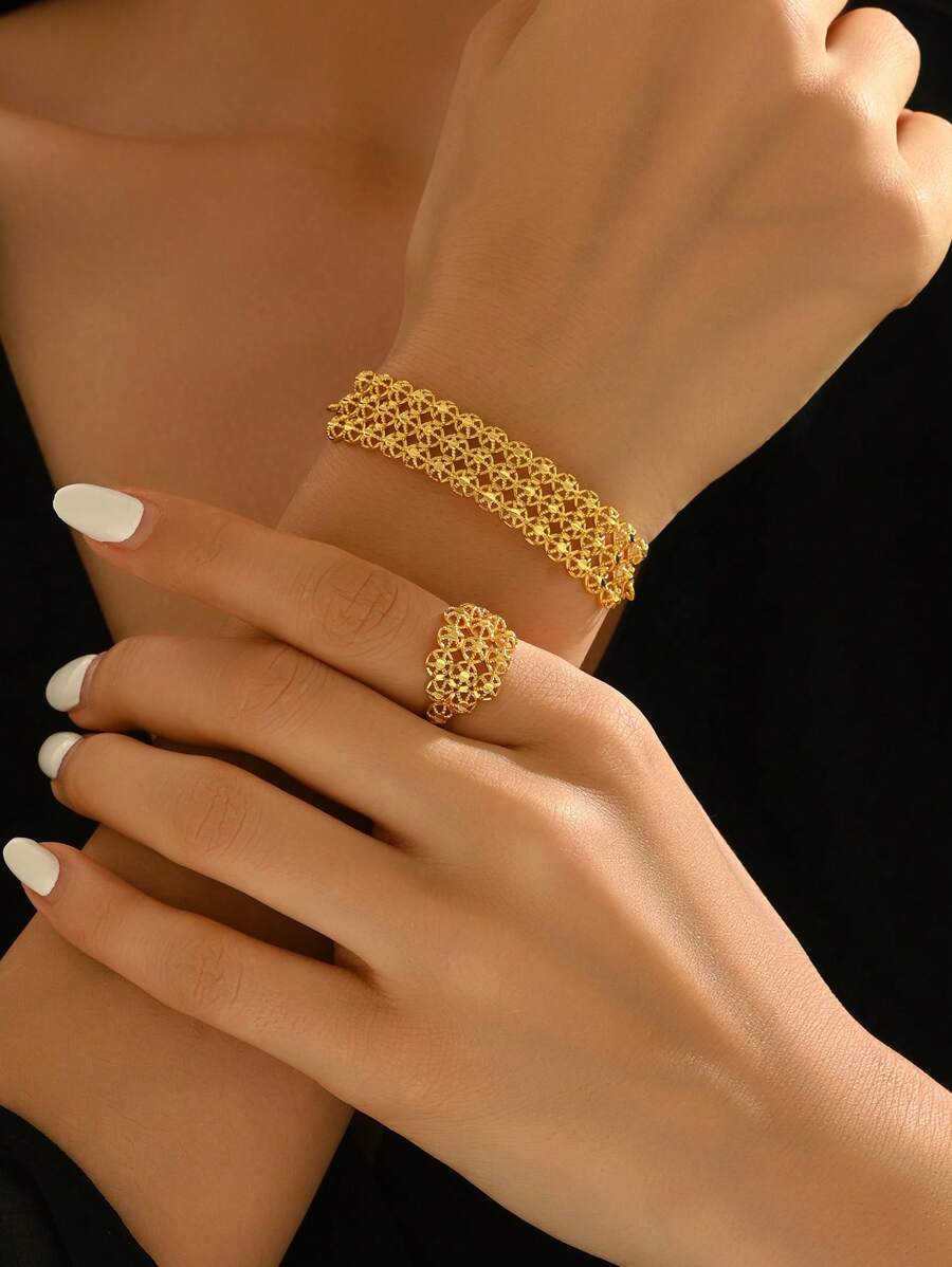 SHEIN مجموعة سوار وخاتم زهري مجوف ذهبي