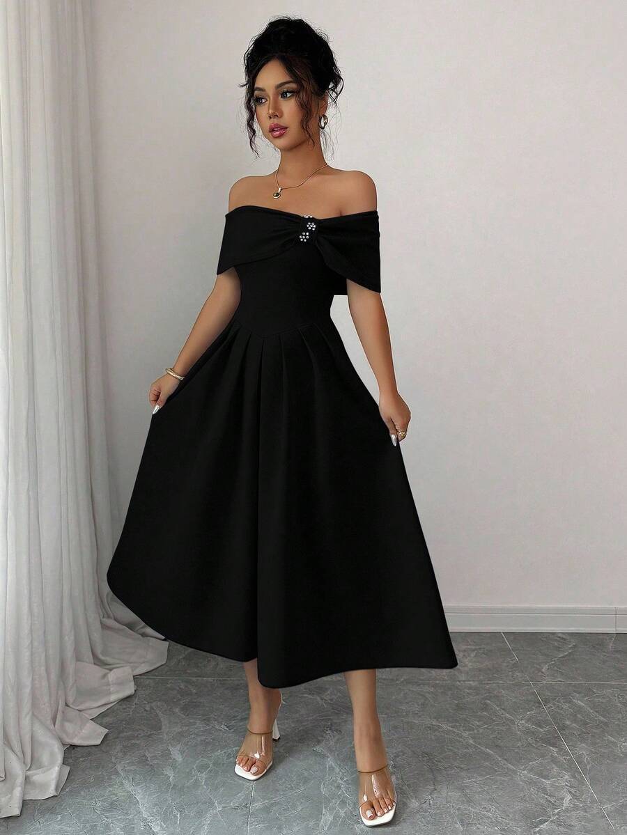 SHEIN Elenzga فستان اسود متوسط الطول مزين بالراين مكشوف الكتف