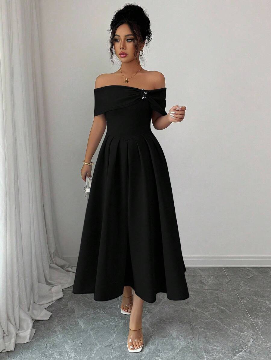 SHEIN Elenzga فستان اسود متوسط الطول مزين بالراين مكشوف الكتف