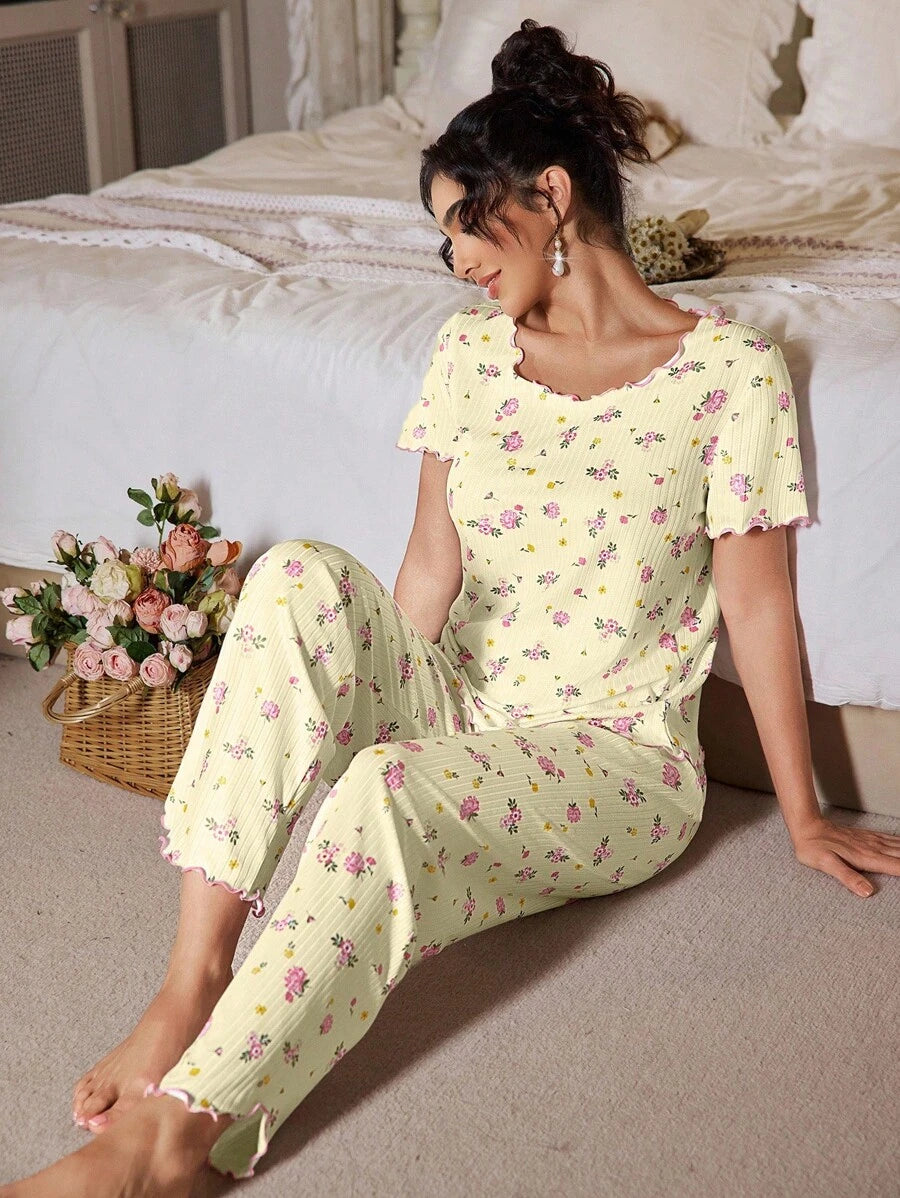 SHEIN CottageSlumber طقم بيجامة قطعتين مطبوع بالزهور والفيونكة من قطن مخملي