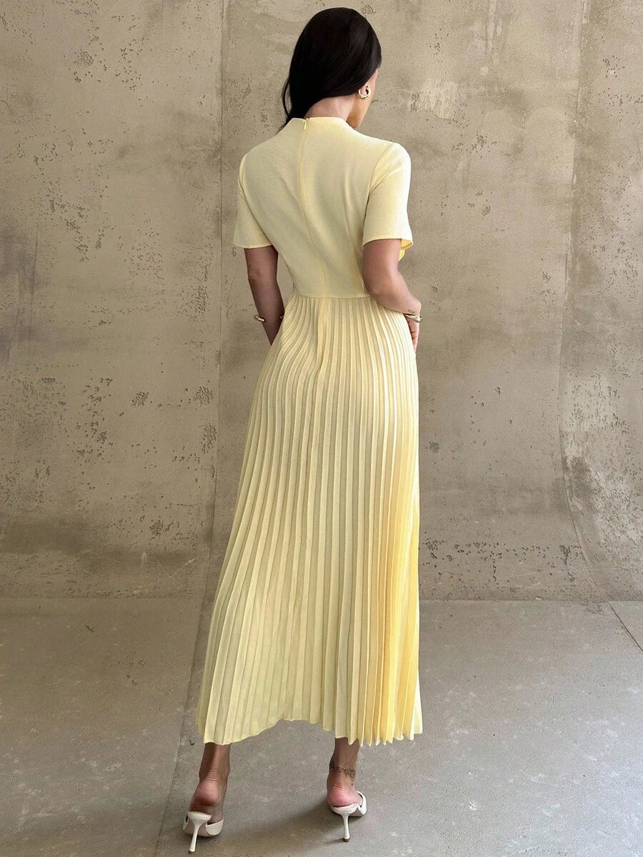 SHEIN فستان أصفر أنيق بحافة غير متماثلة مطوية ومنسدلة