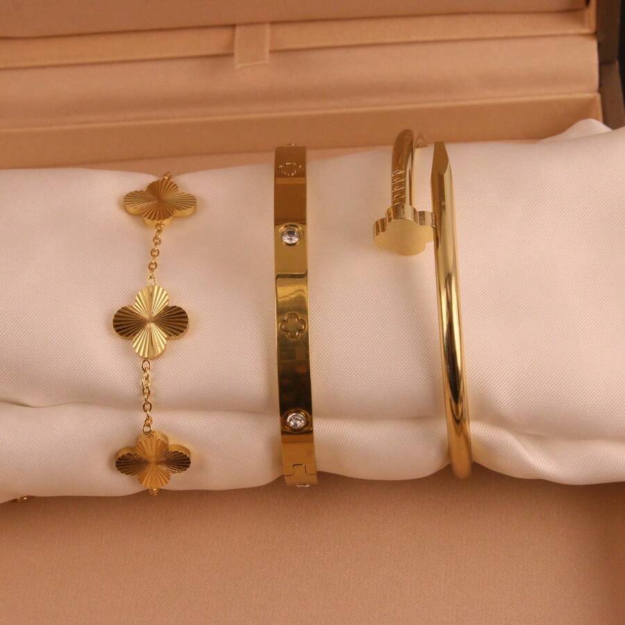 SHEIN مجموعة أساور من الفولاذ بطلاء ذهبي بأربع ورقات البرسيم