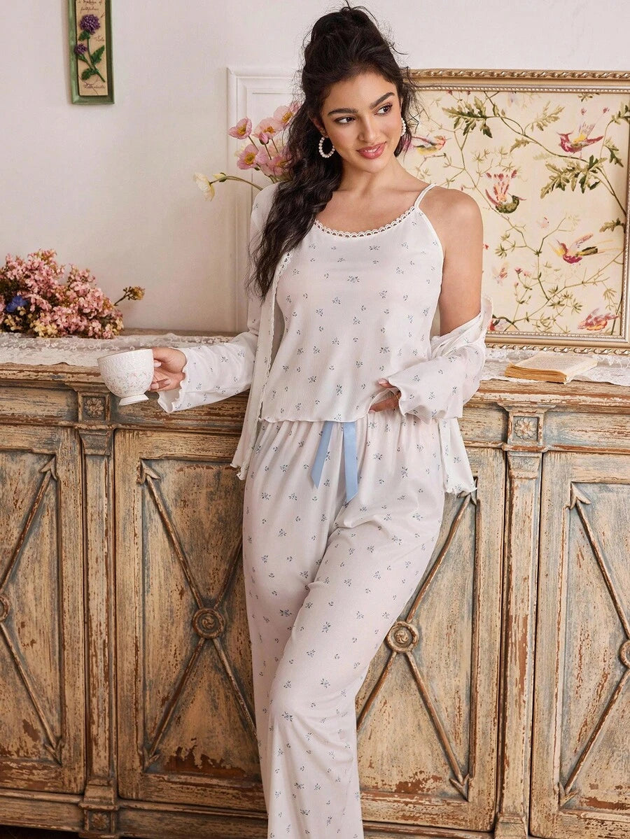 SHEIN CottageSlumber طقم بيجامة 3 قطع رداء ودانتيل وتوب كامي وبنطلون