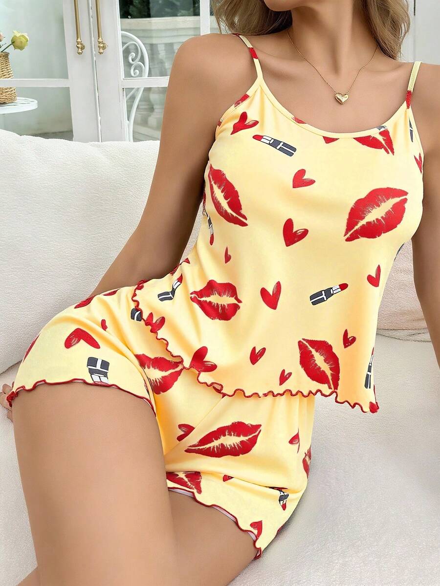 SHEIN Casual Underwear&Sleepwear بيجامة قطعتين كامي وشورت بطبعة شفاه وقلب