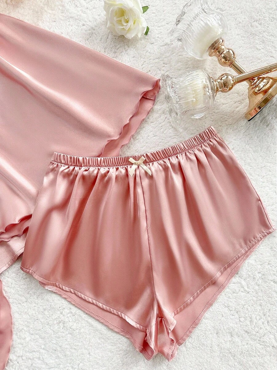 SilkySpell طقم بيجامة ساتان وردي توب كامي برقبة منخفضة وشورت وروب