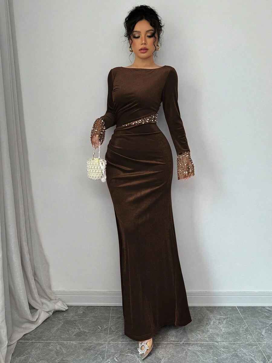 SHEIN Elenzga فستان مخملي لون بني