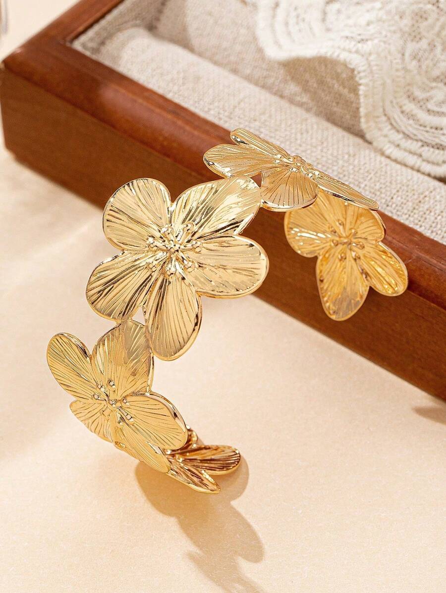 SHEIN سوار بتصميم وردة مطلي بالذهب