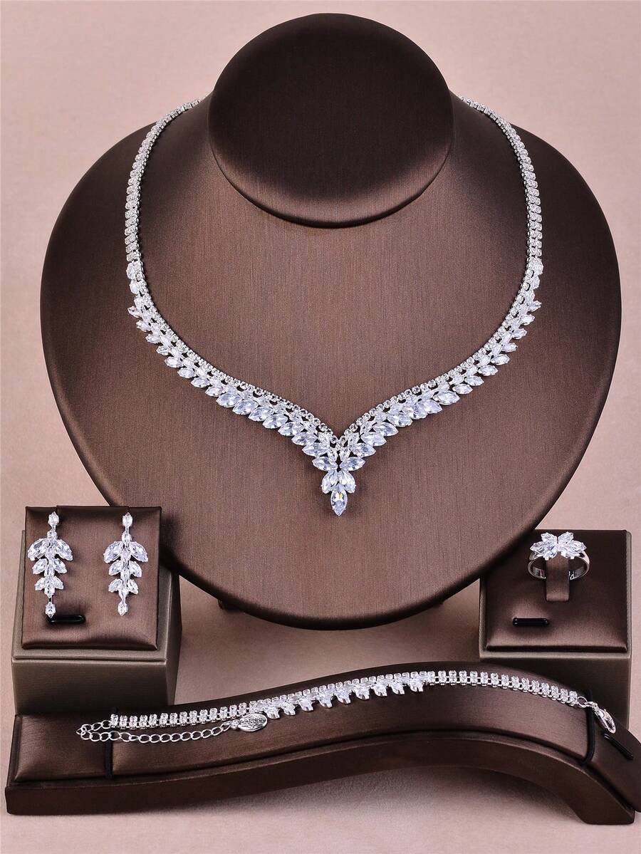 SHEIN طقم مجوهرات فضي بشكل  فاخر