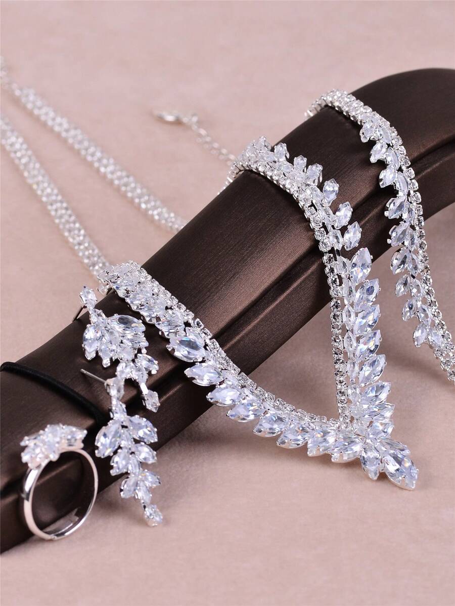 SHEIN طقم مجوهرات فضي بشكل  فاخر