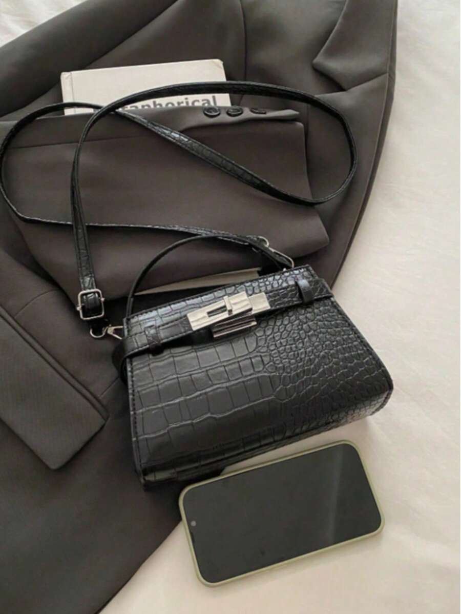 SHEIN حقيبة كتف سوداء بنمط جلد التمساح بإبزيم معدني
