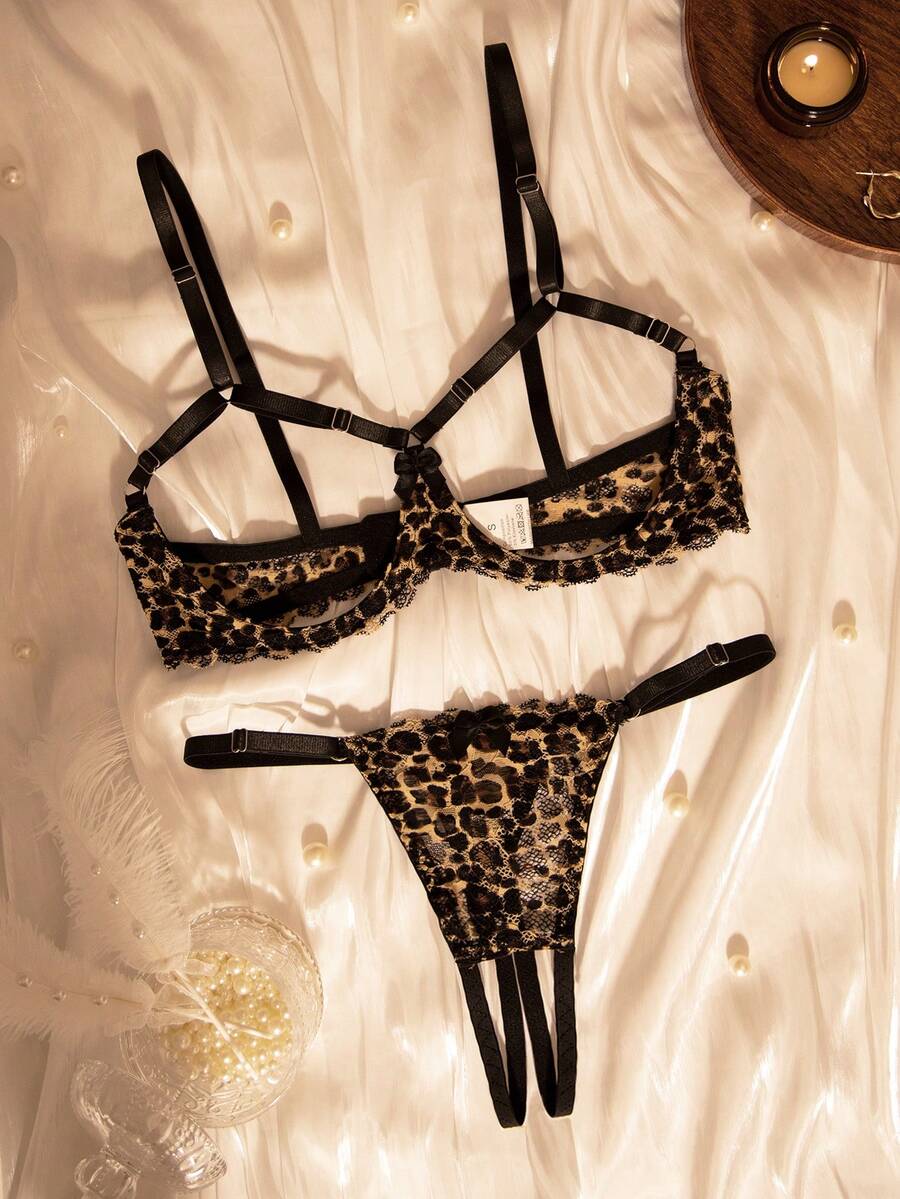 SHEIN طقم ملابس داخلية من الدانتيل والشبك بطبعة نمر