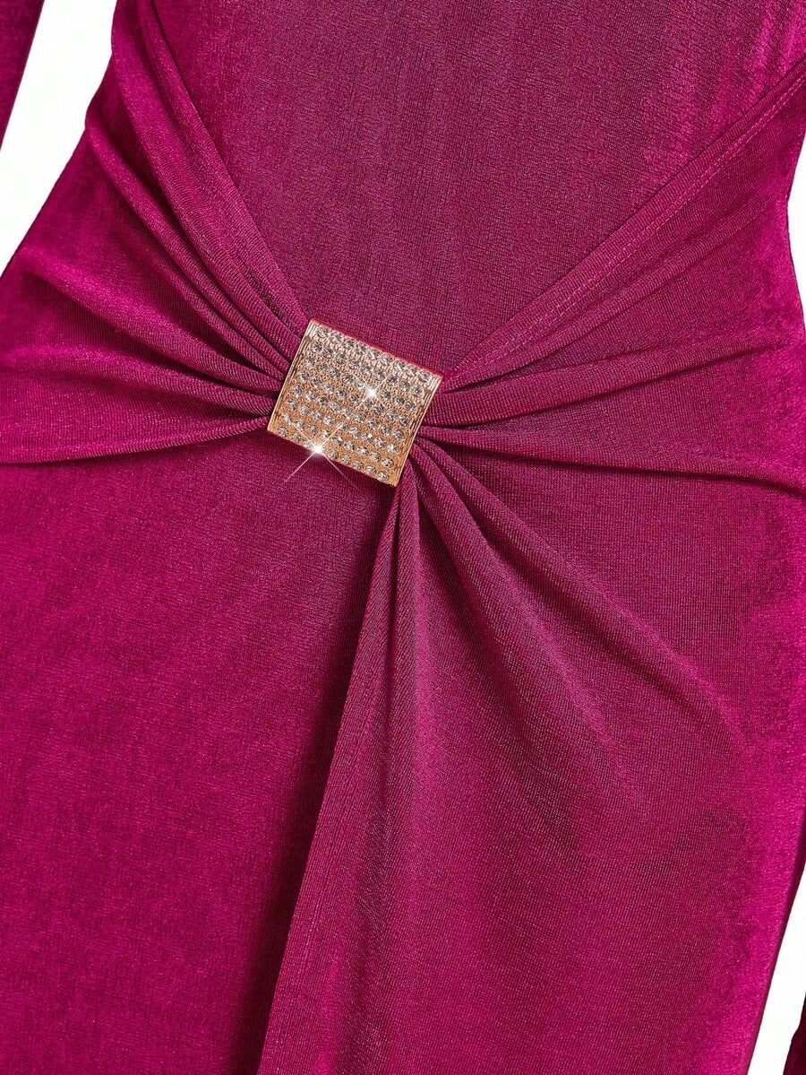SHEIN Ellevyn فستان ماكسي لامع بأكمام مطاطية وزخارف معدنية