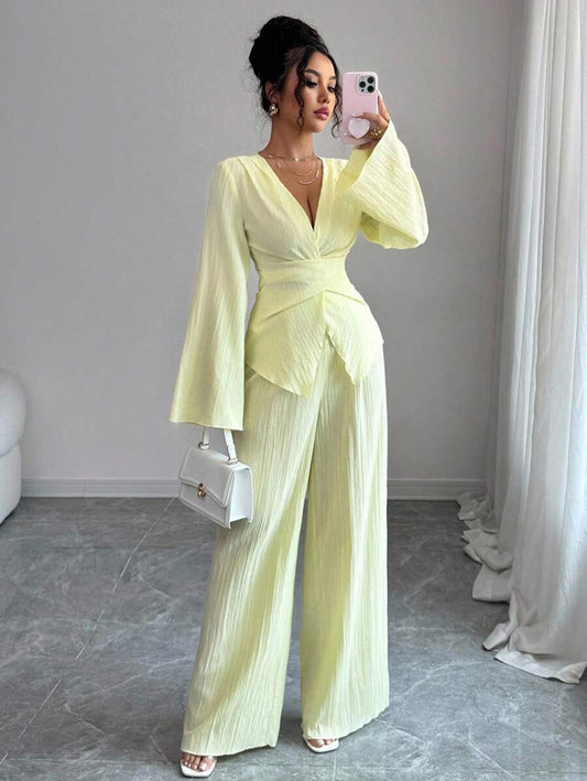 SHEIN Elenzga طقم نسائي قطعتين بلوزة بربطة خصر وبنطال واسع الساق