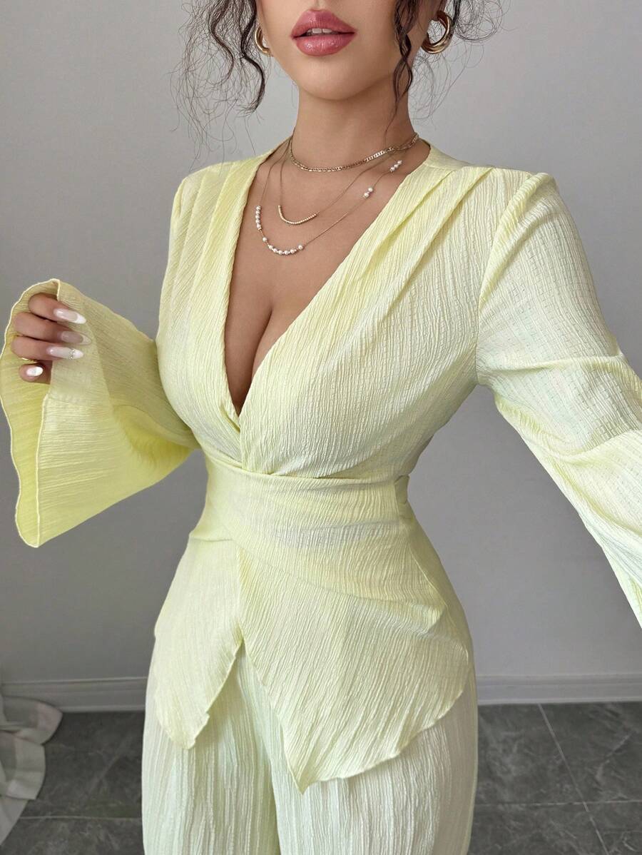 SHEIN Elenzga طقم نسائي قطعتين بلوزة بربطة خصر وبنطال واسع الساق