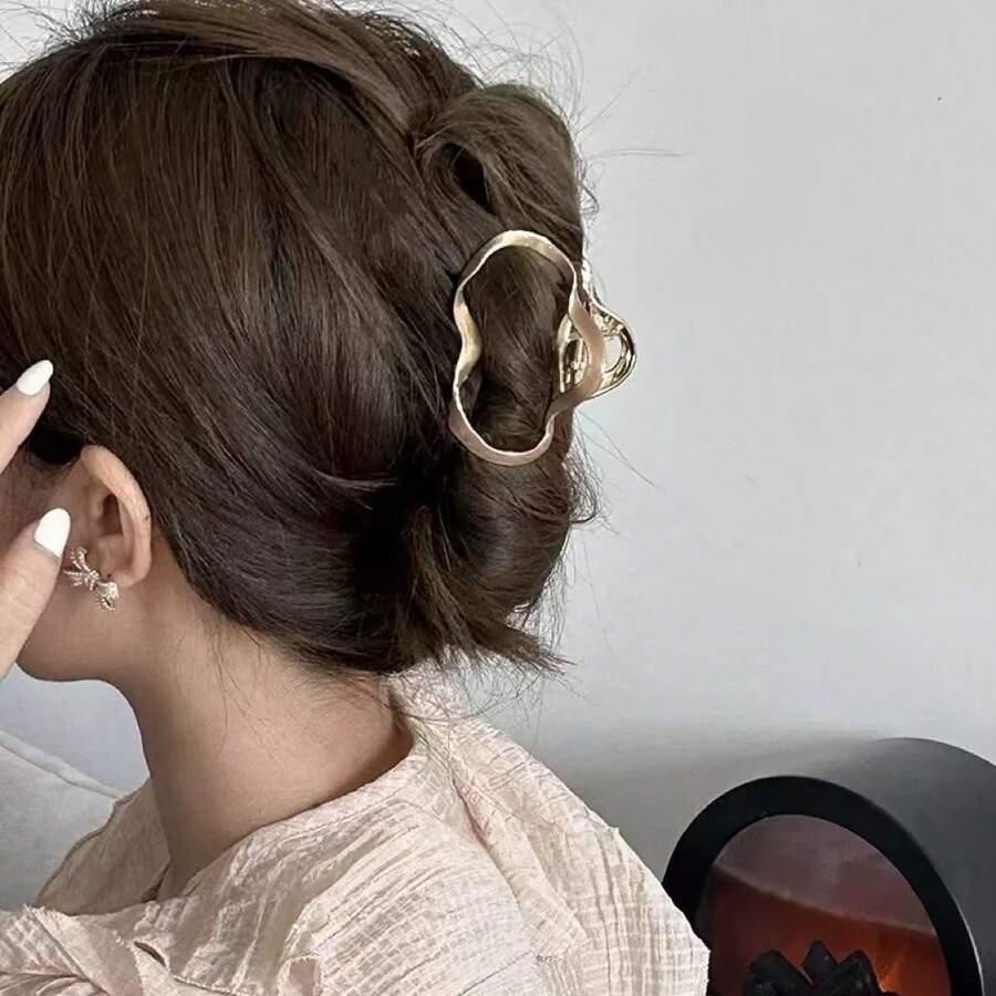 SHEIN مشبك شعر ذهبي كبير مفرغ من سبائك معدنية